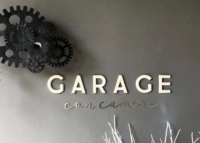 Garage Con Pensjonat *